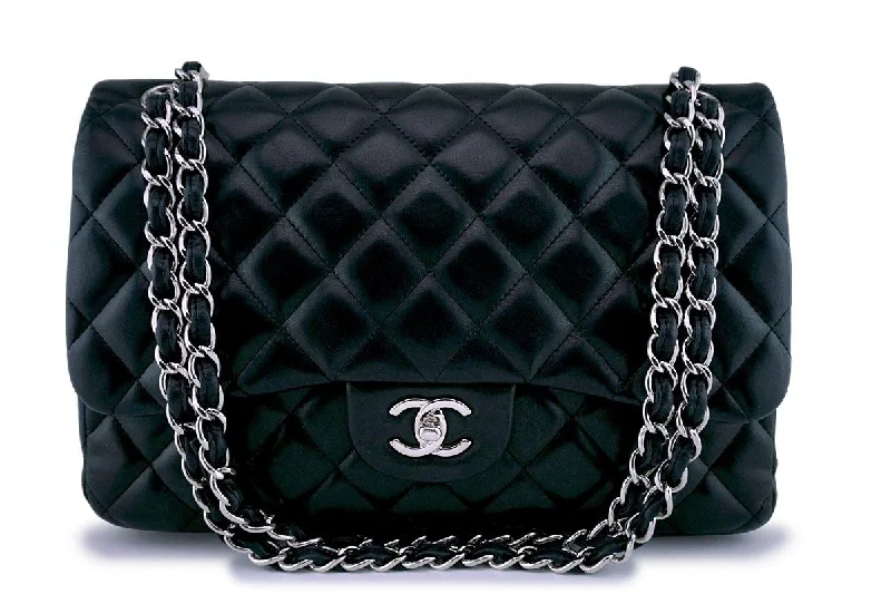 Chanel Black Lambskin Jumbo 2.55 Classic Flap Bag SHW