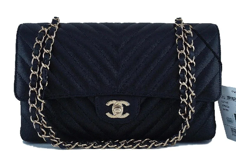 NWT 17S Chanel Black Chevron Medium Classic 2.55 Double Flap Bag GHW